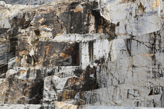 The Rise of Carrara quartz in Egypt: Market Insights
