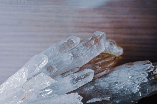 White quartz vs Quartzstone slabs: Complete Comparison